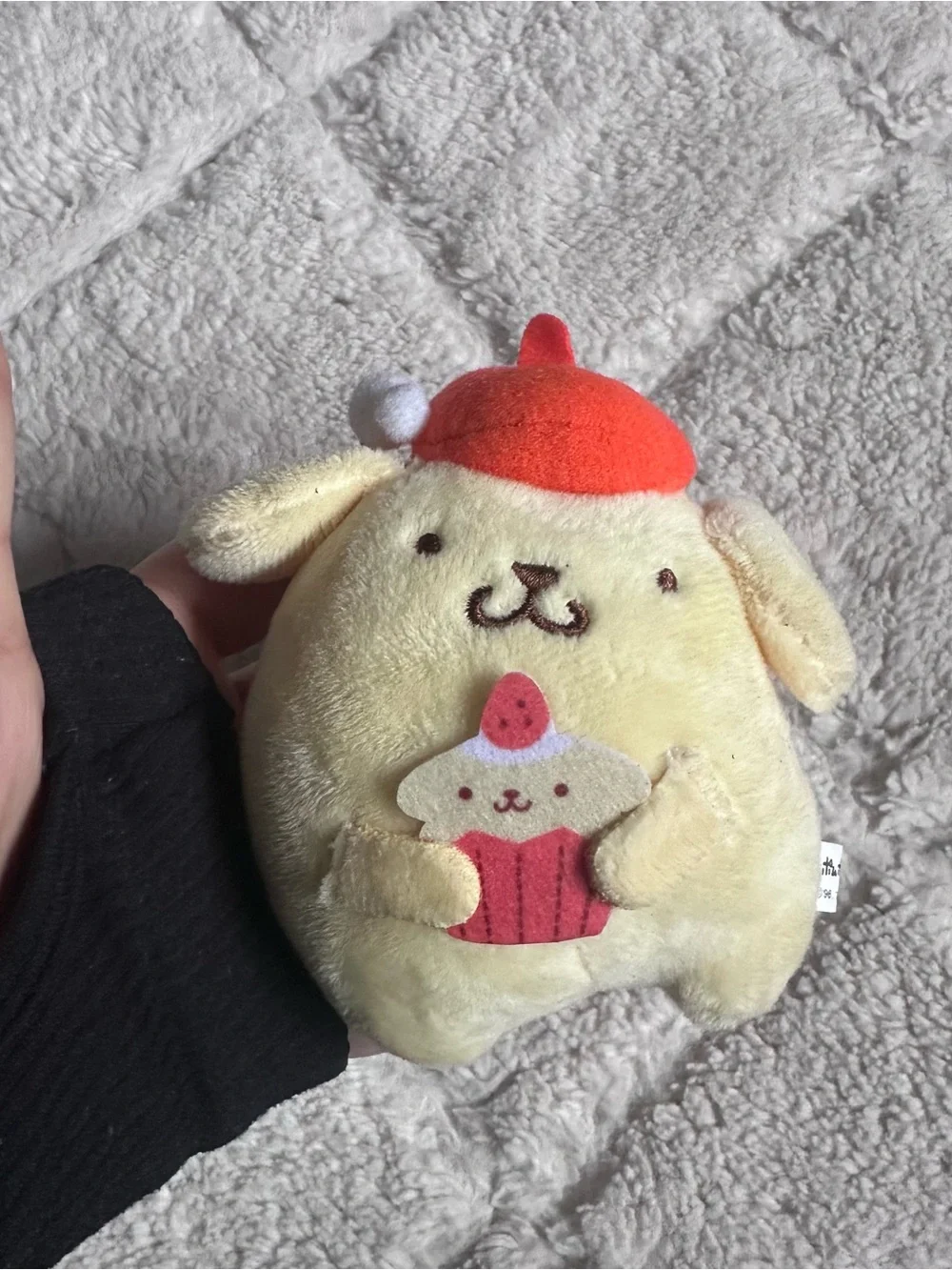 Sanrio | Furyu Pompompurin Strawberry plush keychain
